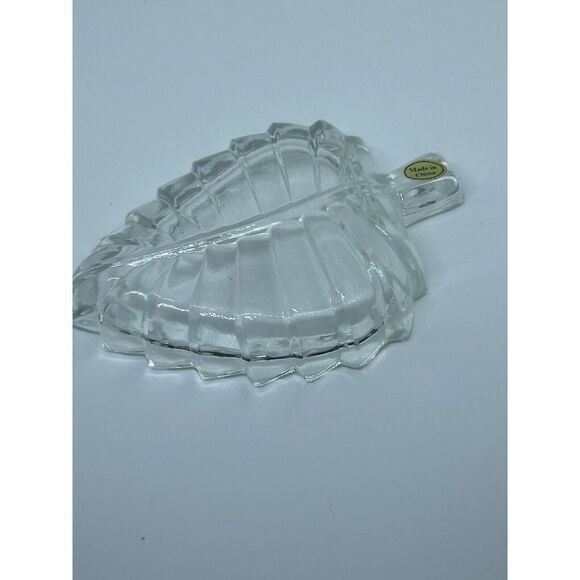 Vtg Glass Leaf Ashtray Dish Bowl - Boho Cottagecore Plant Holder Home Decor - Picture 5 of 5
